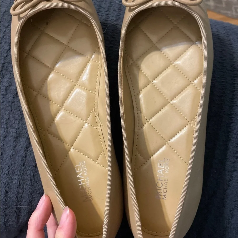 Michael Kors Beige Ballet Flats with Bow - Picture 4 of 6